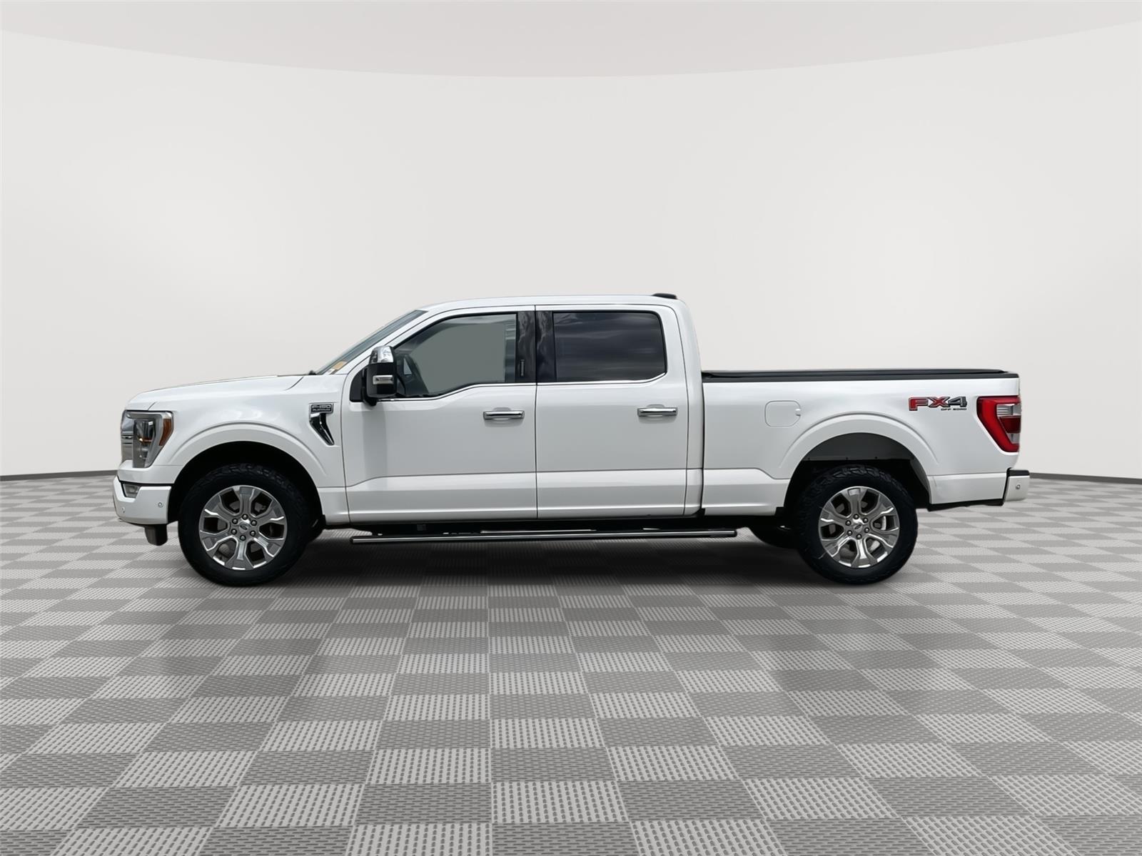 Vehicle photo 2