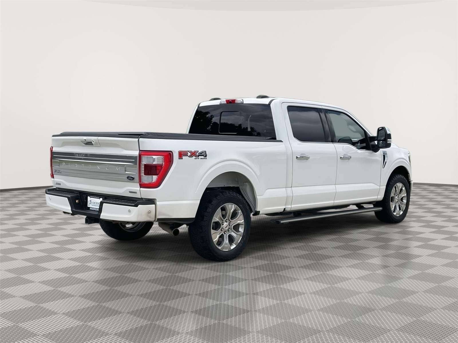 Vehicle photo 7