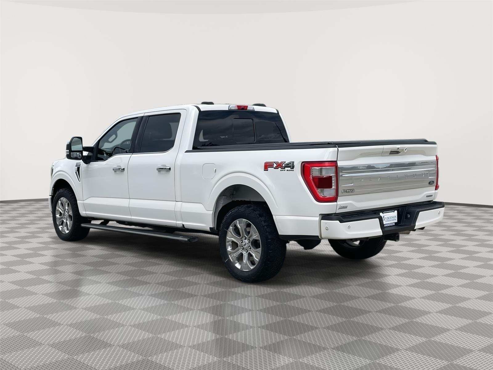 Vehicle photo 9