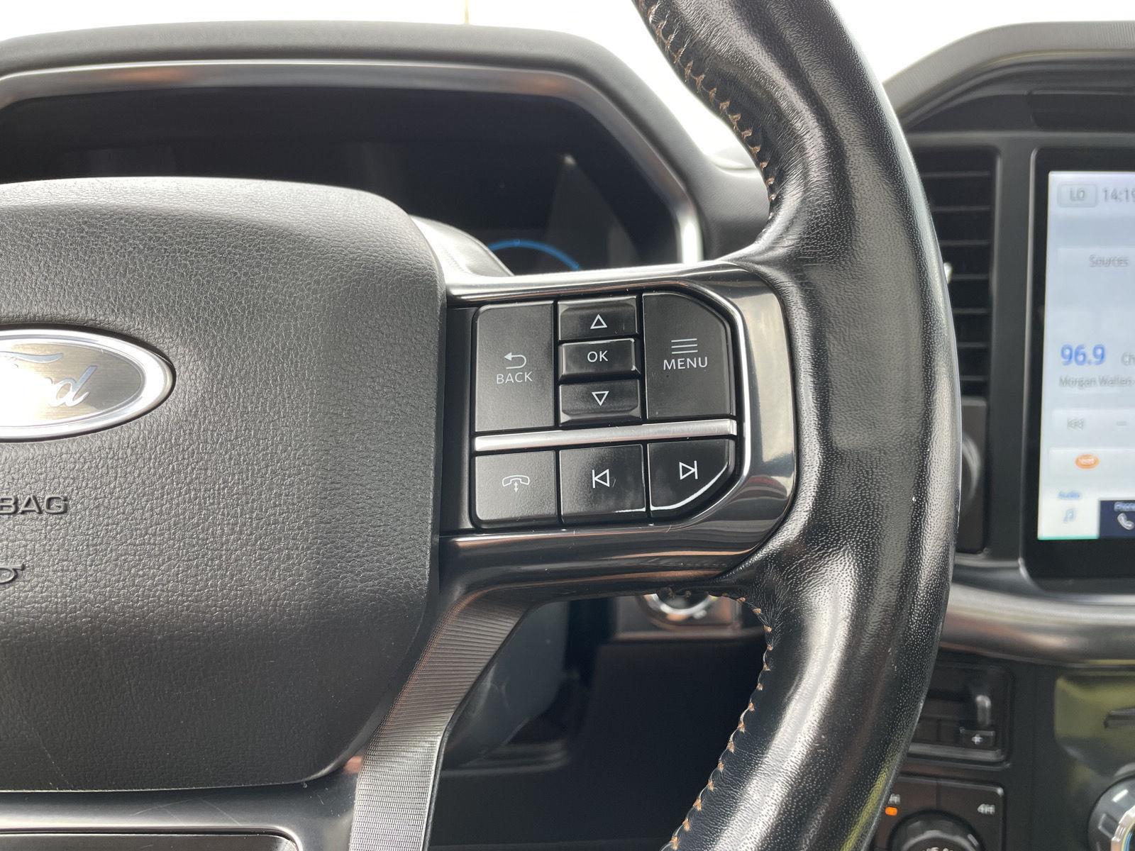 Vehicle photo 14
