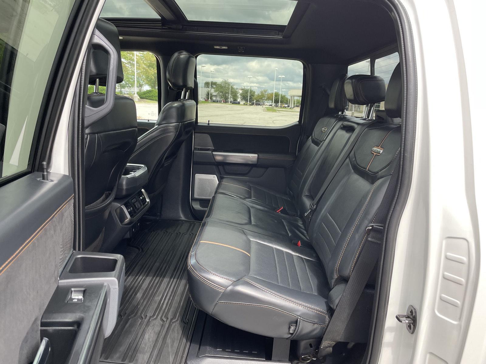 Vehicle photo 20