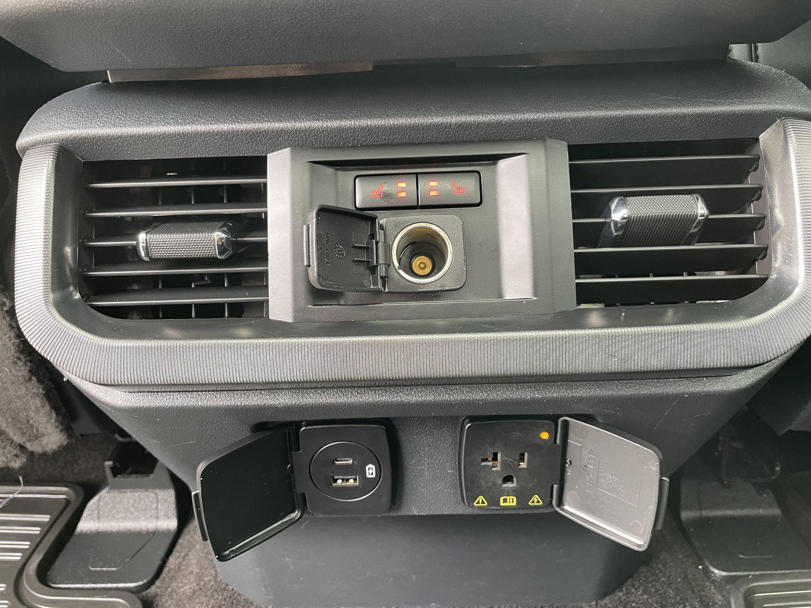 Vehicle photo 21