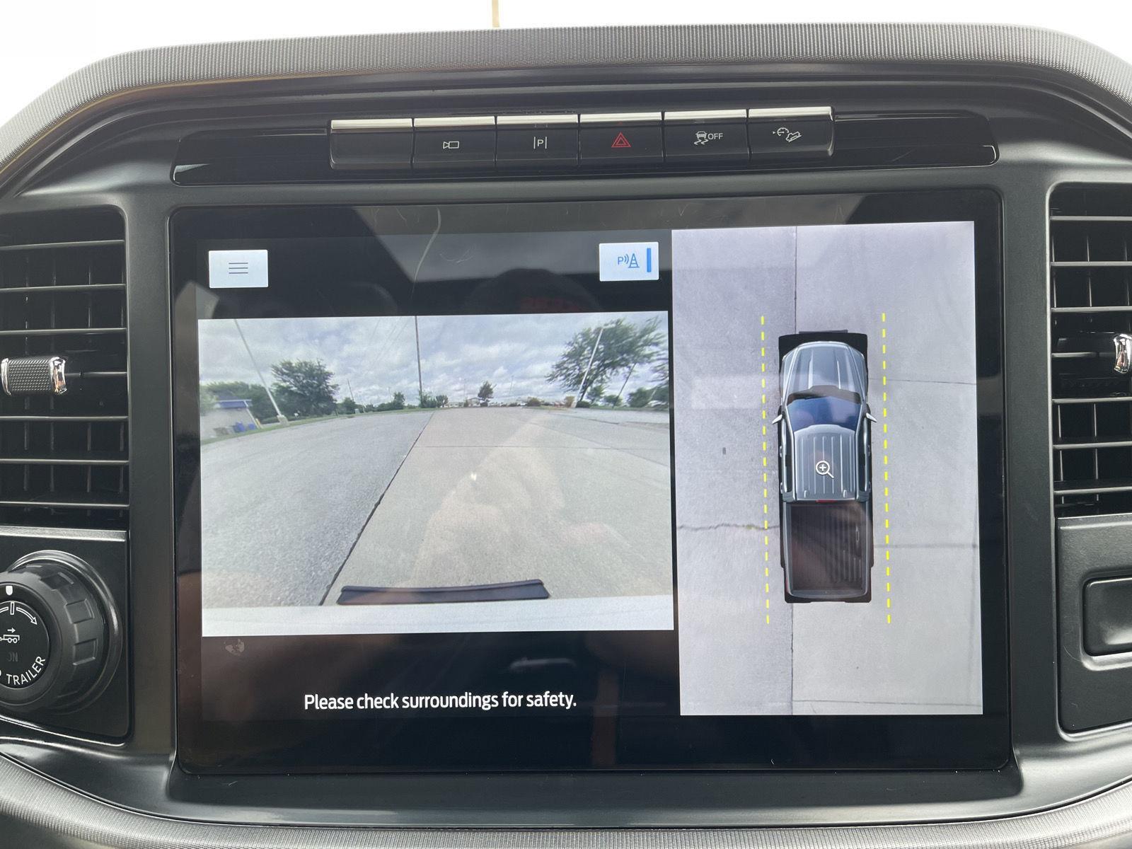 Vehicle photo 26