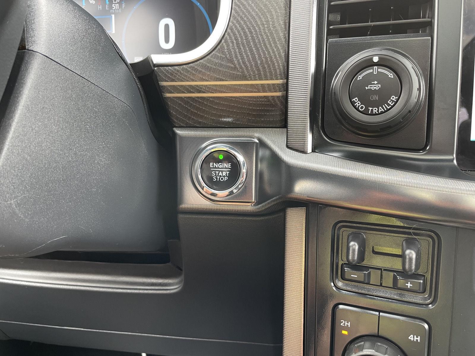 Vehicle photo 28
