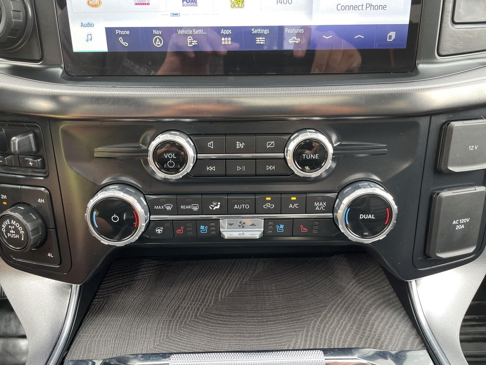 Vehicle photo 29