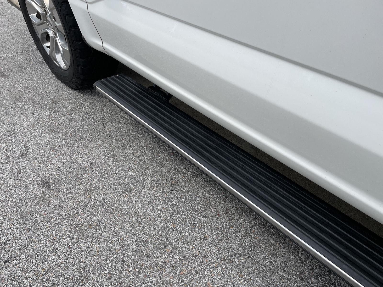 Vehicle photo 46