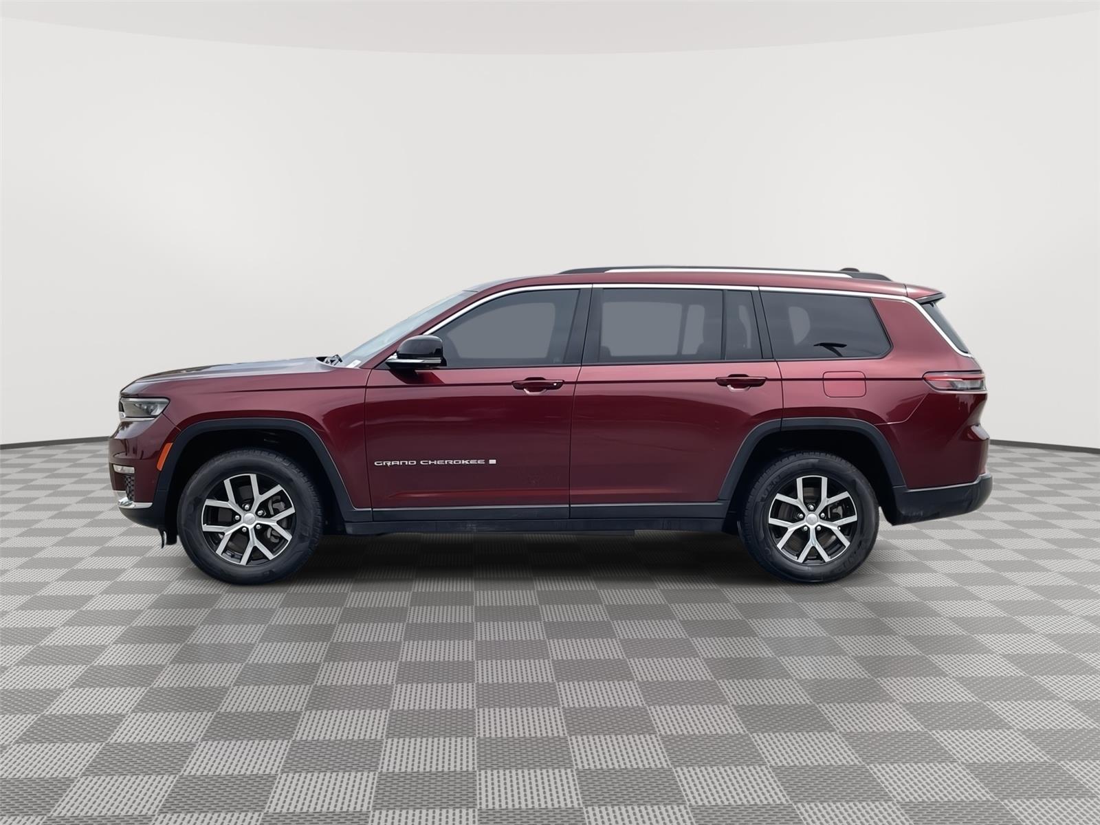 Vehicle photo 2