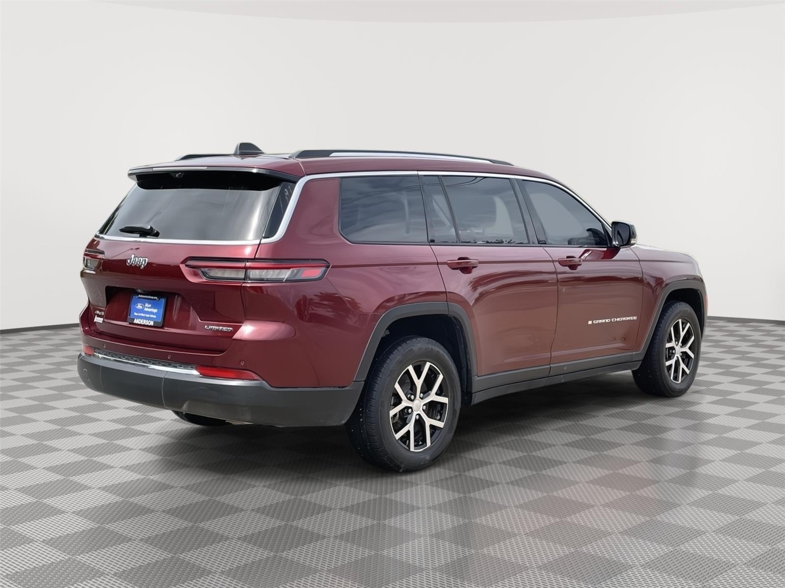 Vehicle photo 7