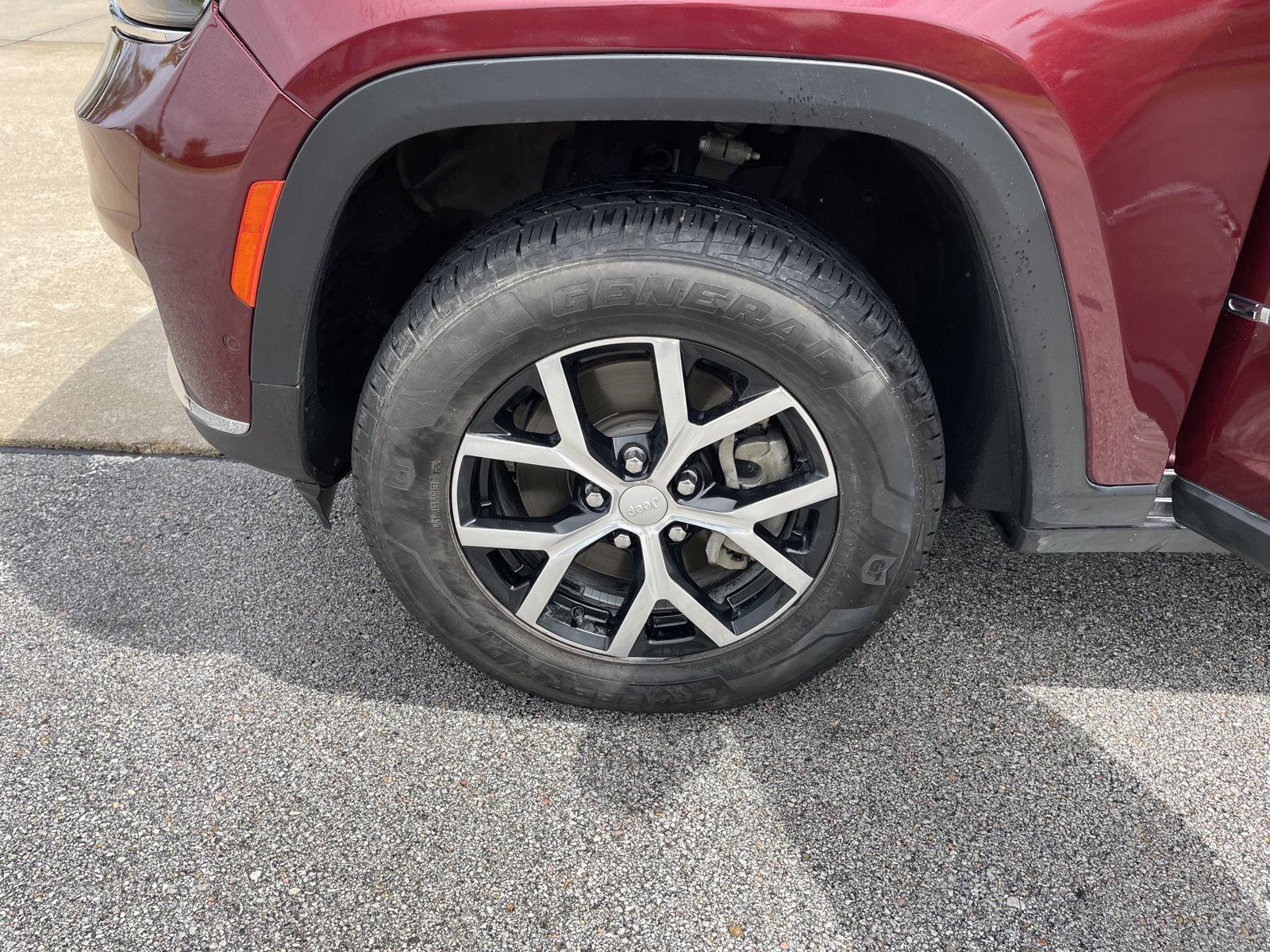 Vehicle photo 10