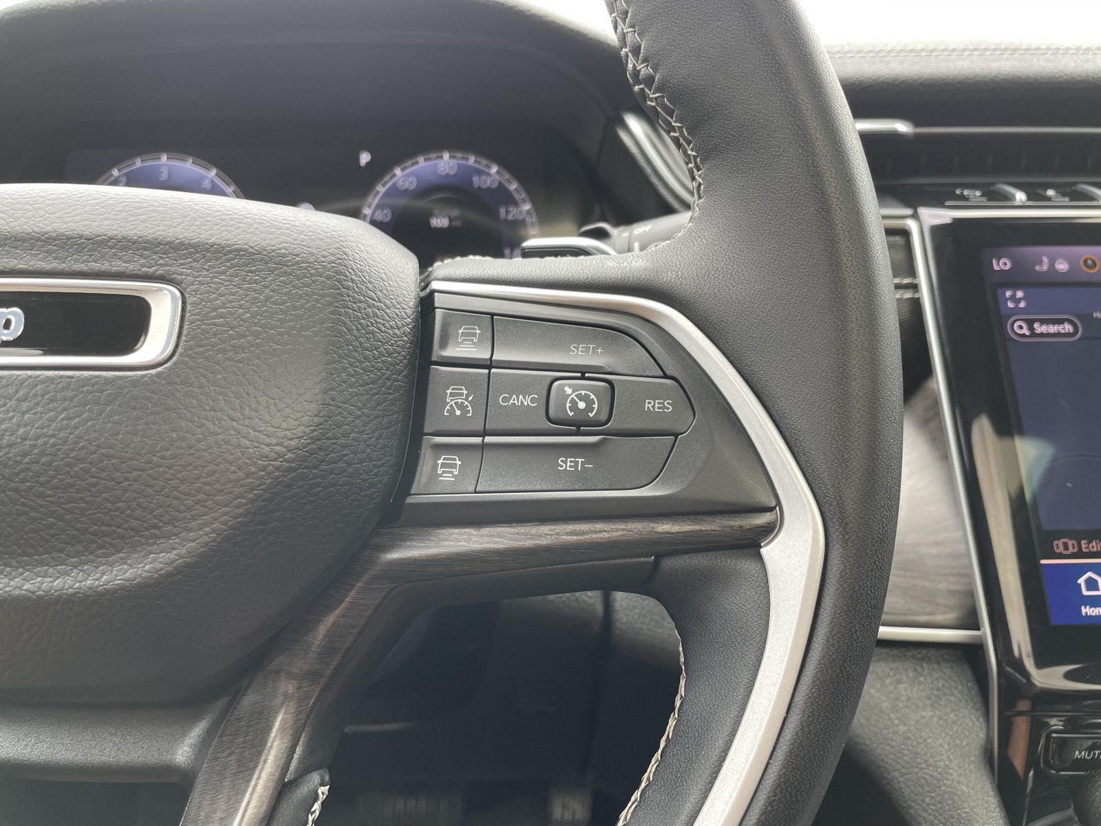 Vehicle photo 14