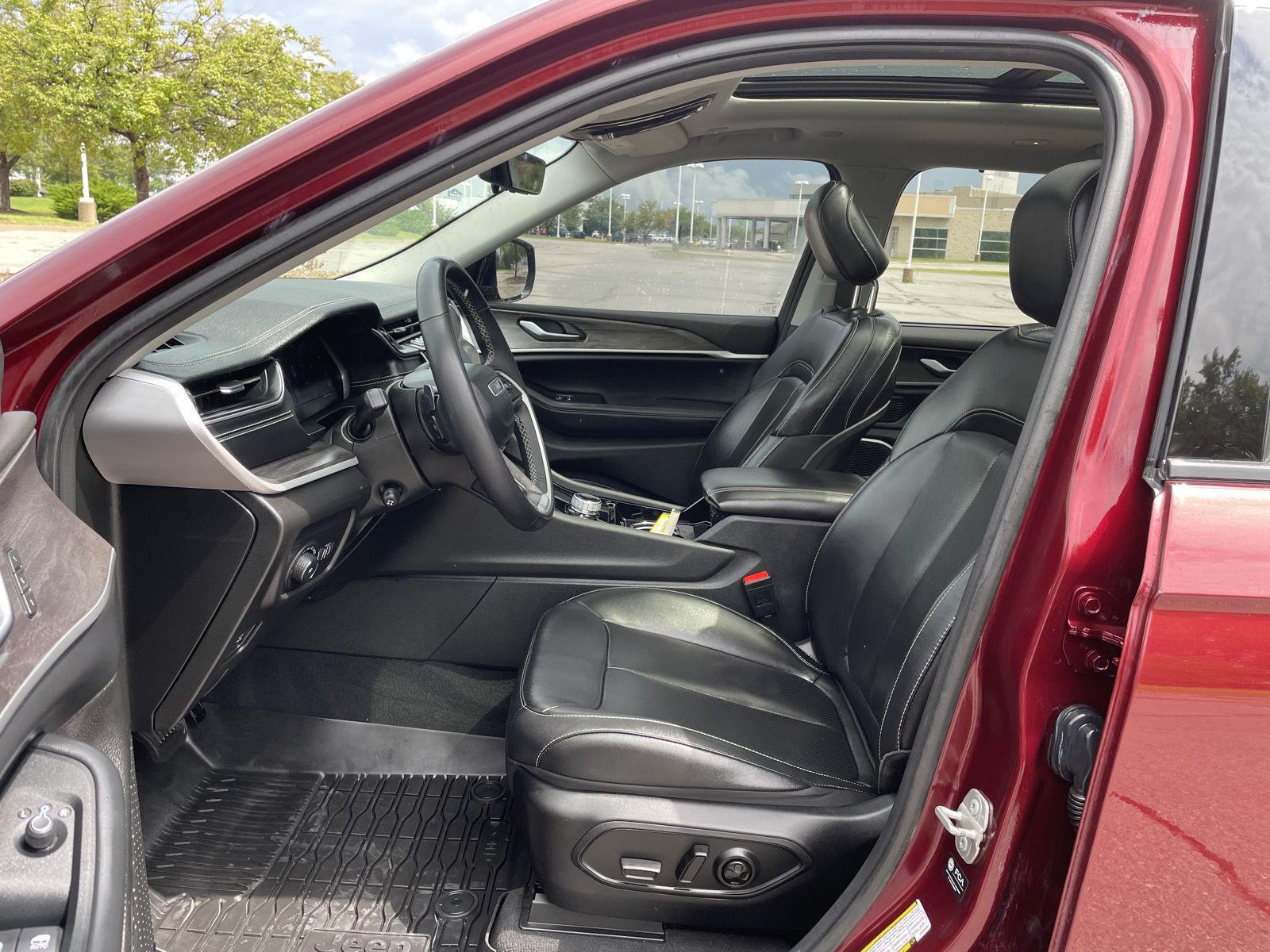 Vehicle photo 17