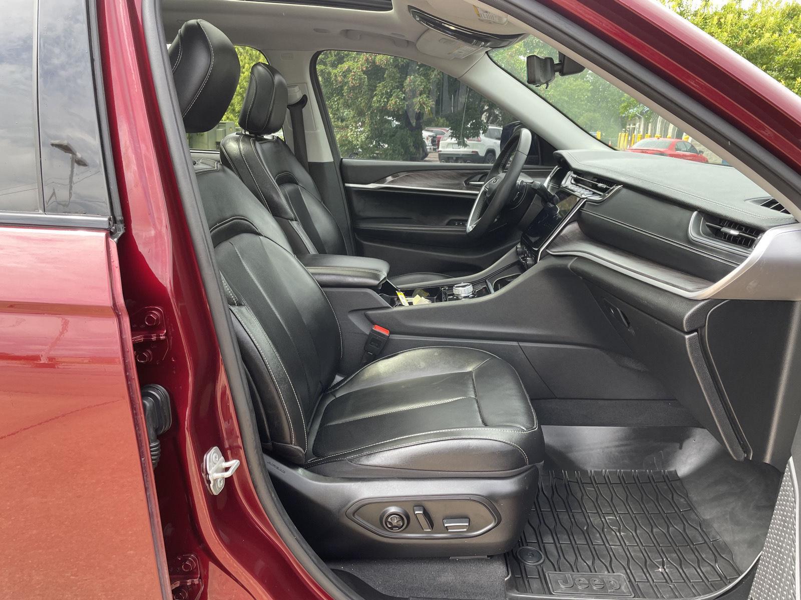 Vehicle photo 19