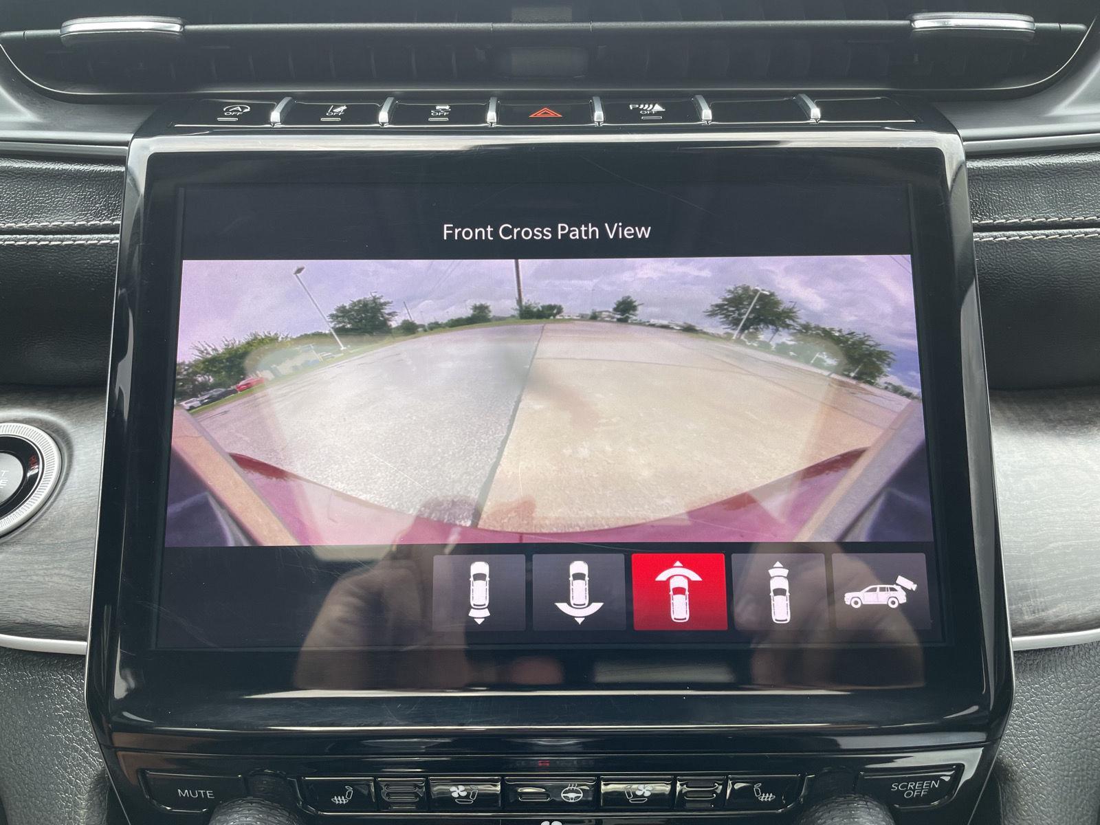 Vehicle photo 27