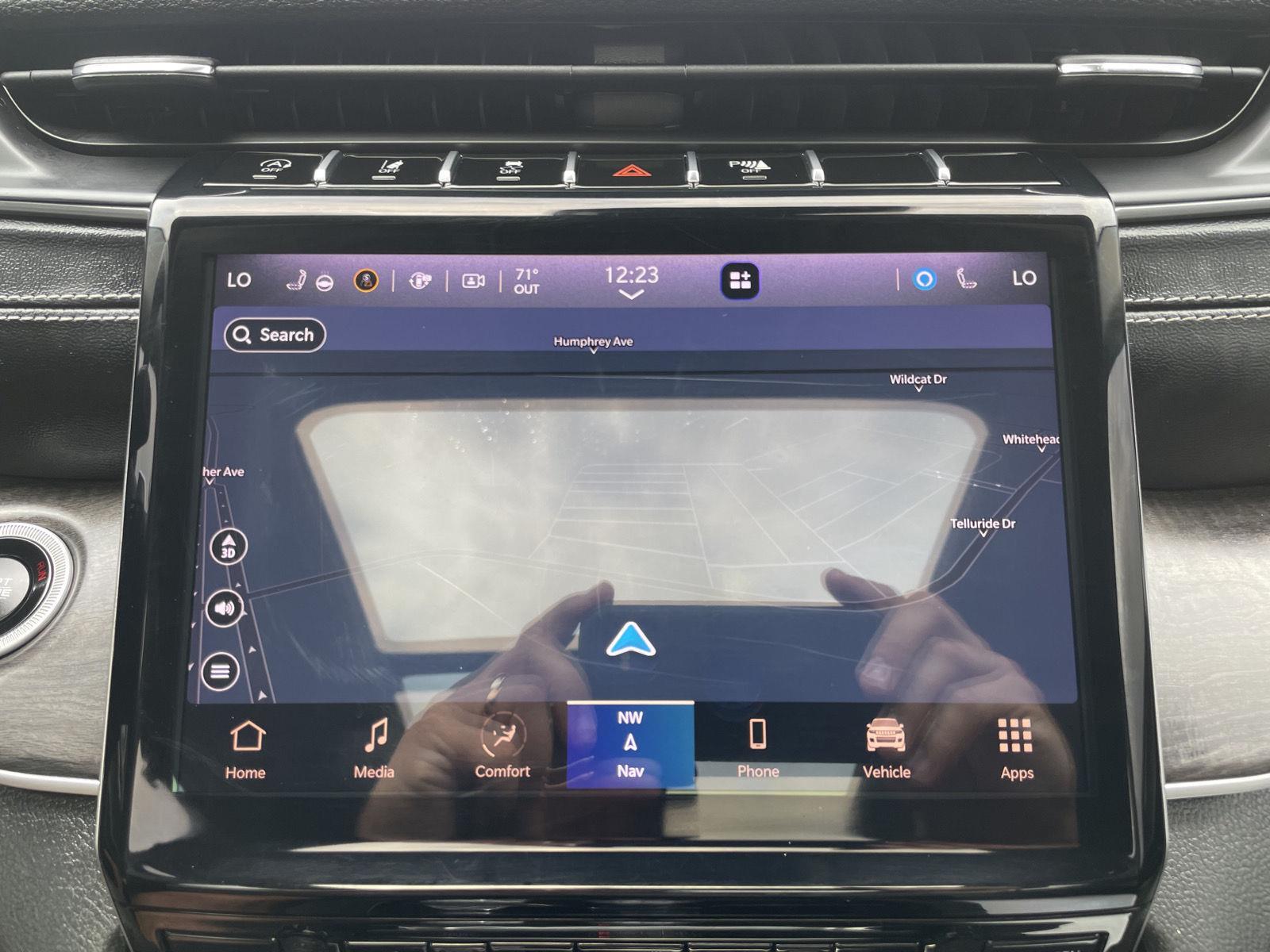 Vehicle photo 28