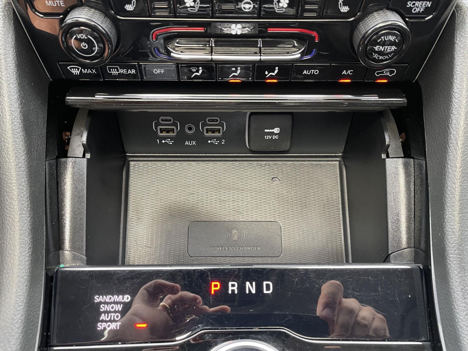 Vehicle photo 32