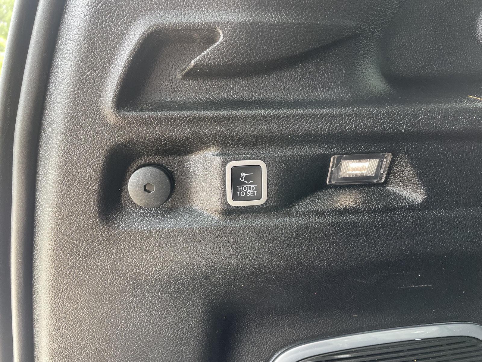 Vehicle photo 40