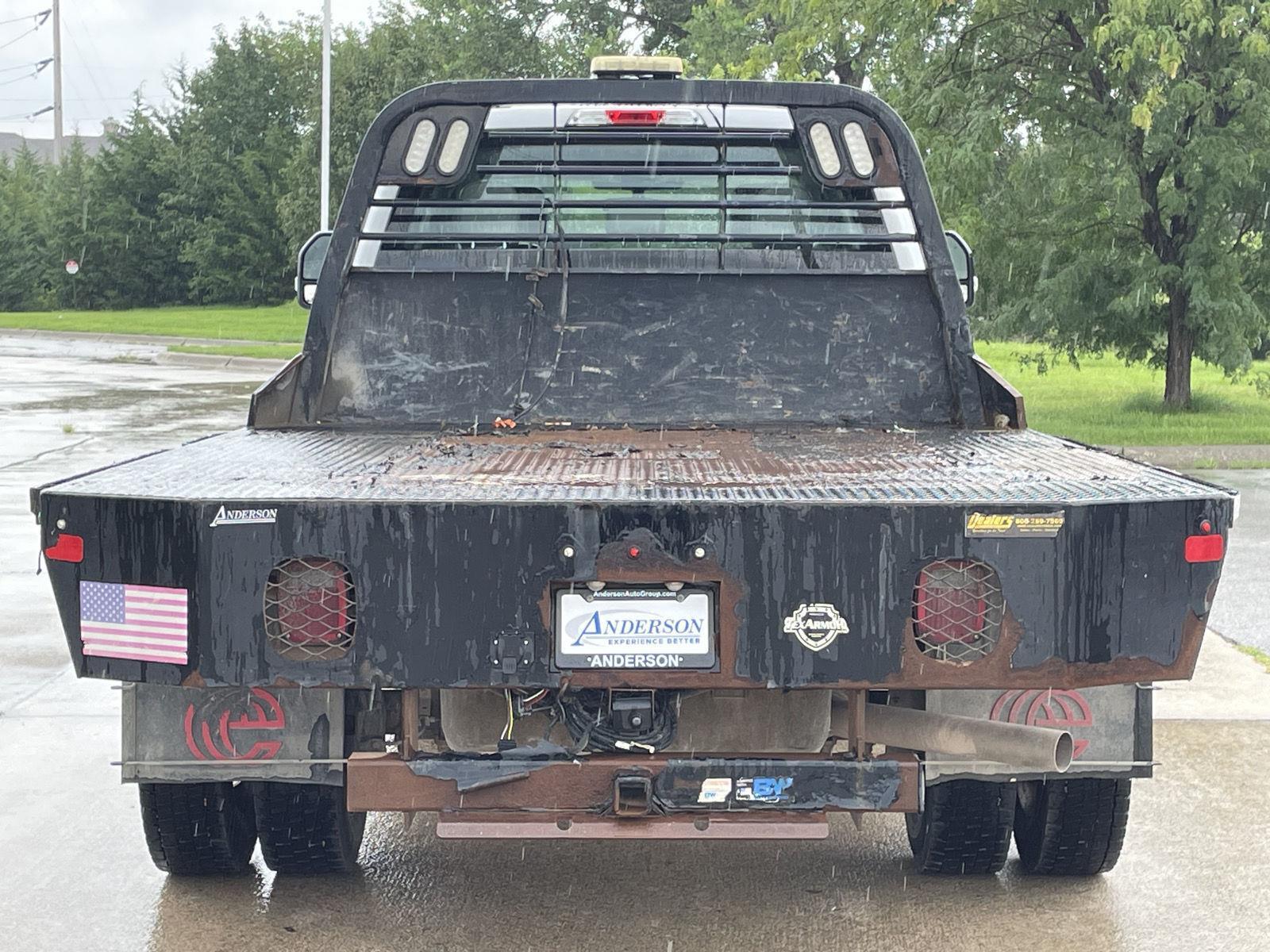 Vehicle photo 8