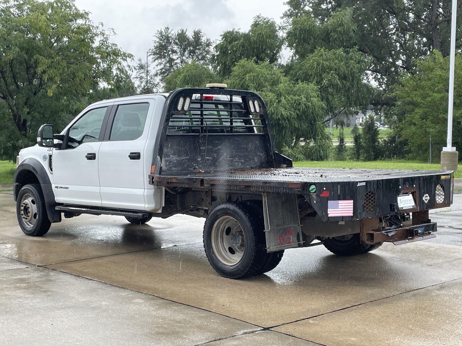 Vehicle photo 9