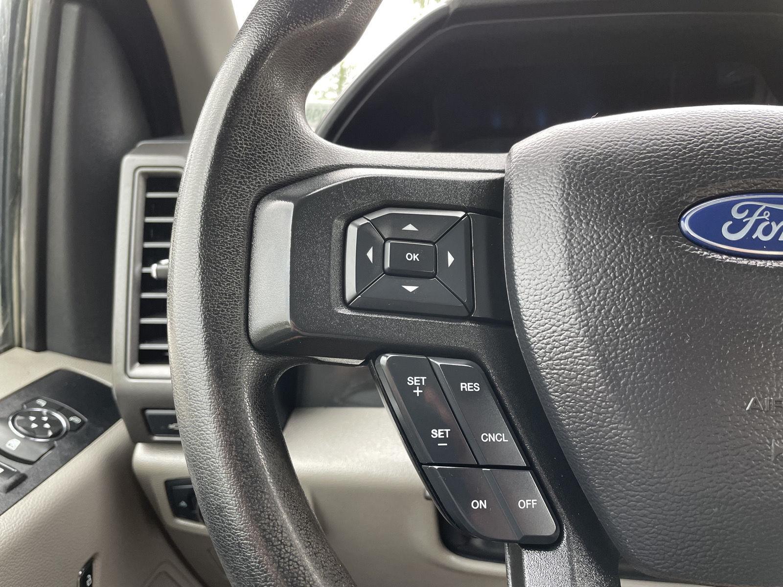 Vehicle photo 13
