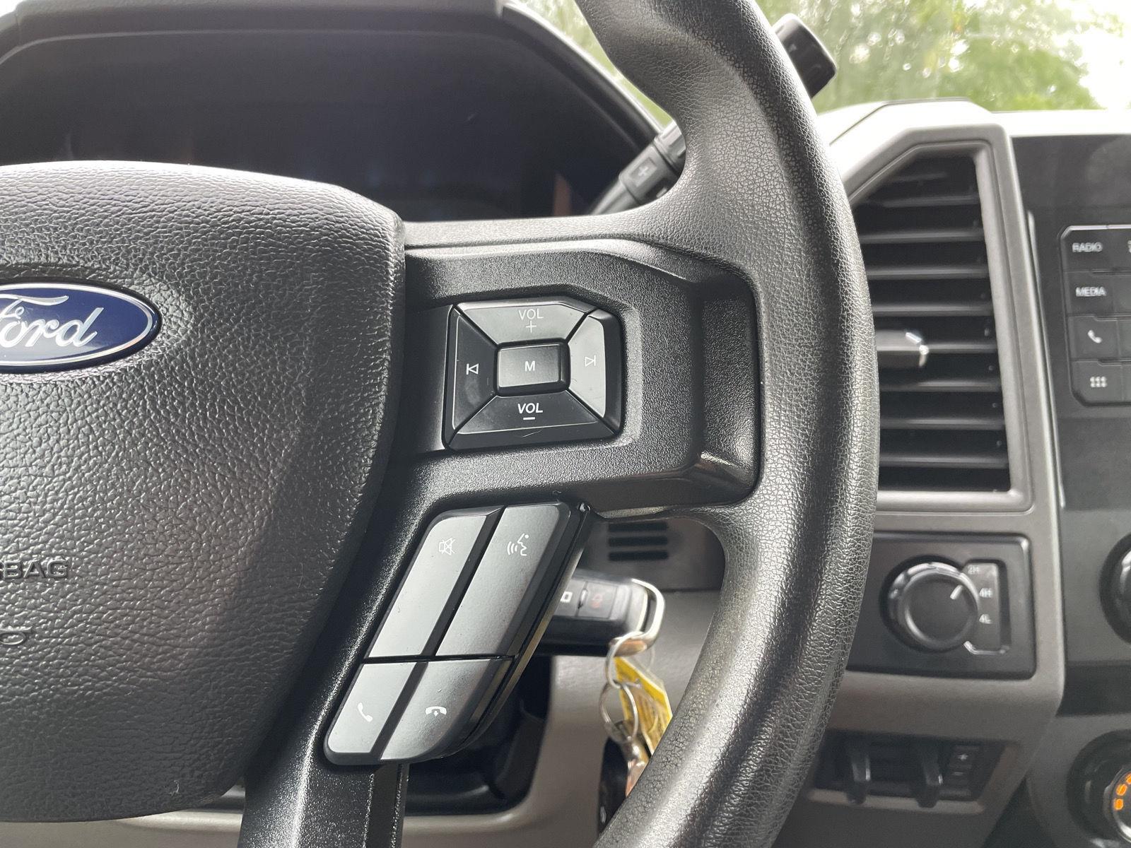 Vehicle photo 14