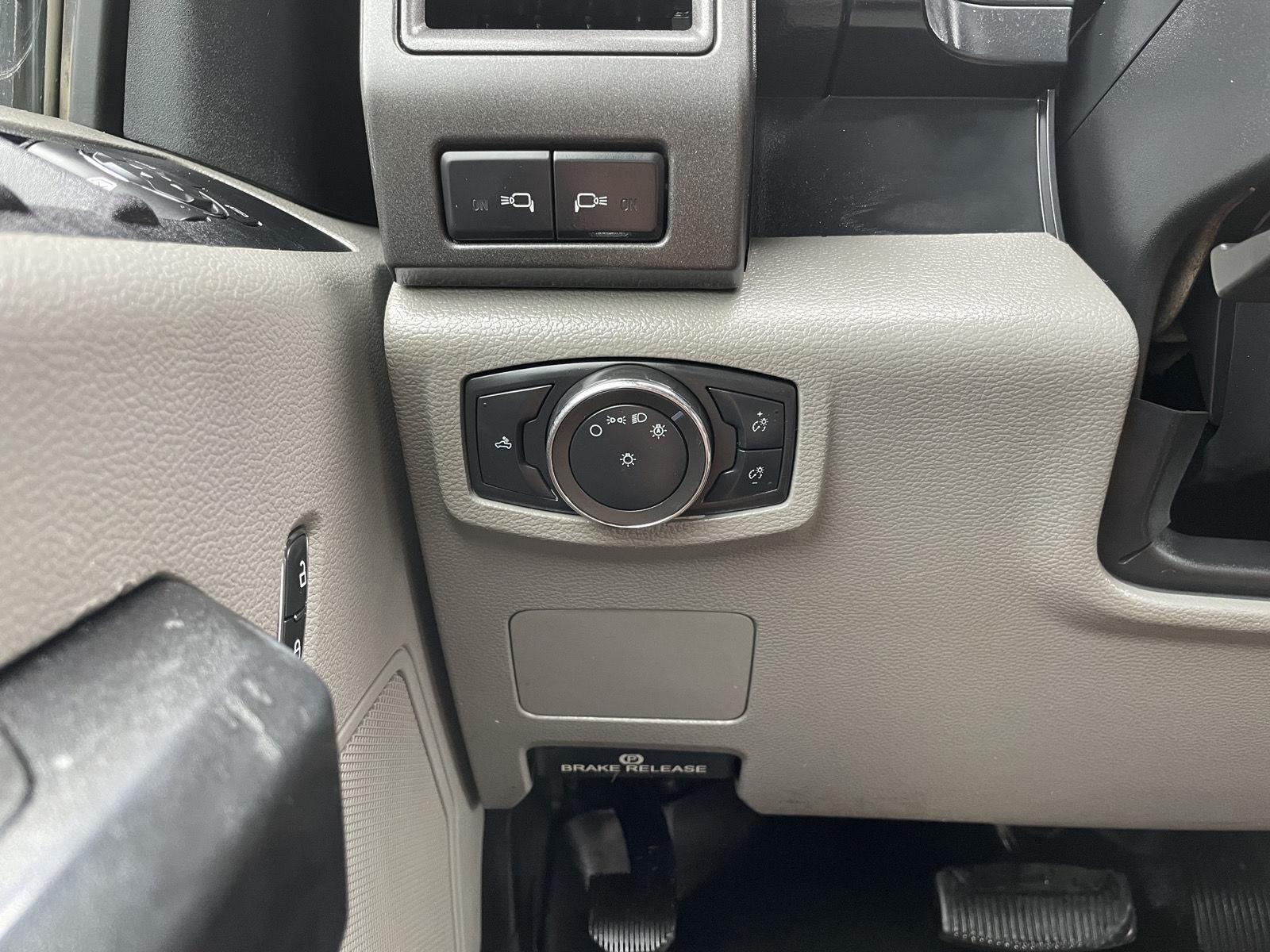 Vehicle photo 16