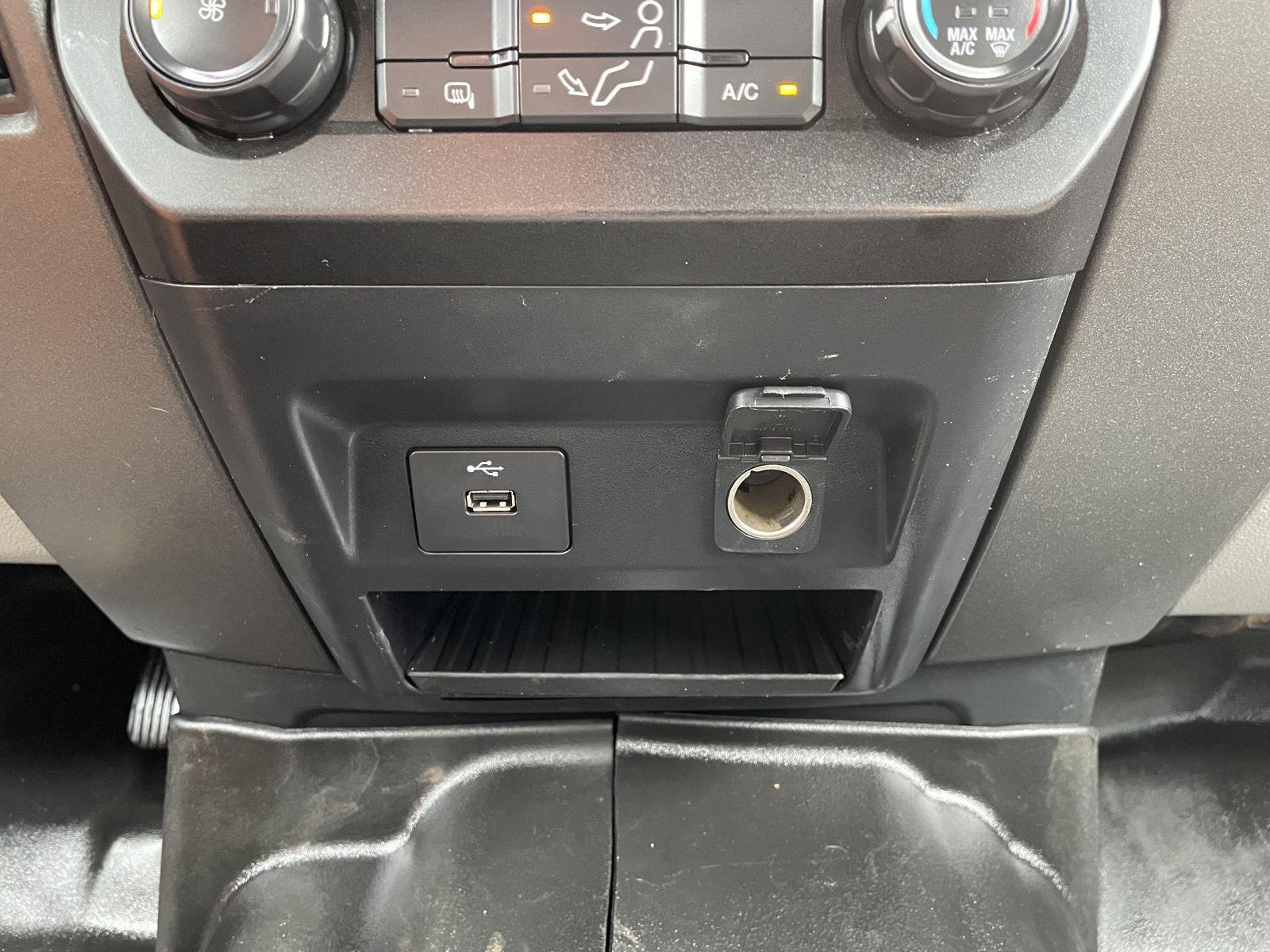 Vehicle photo 26