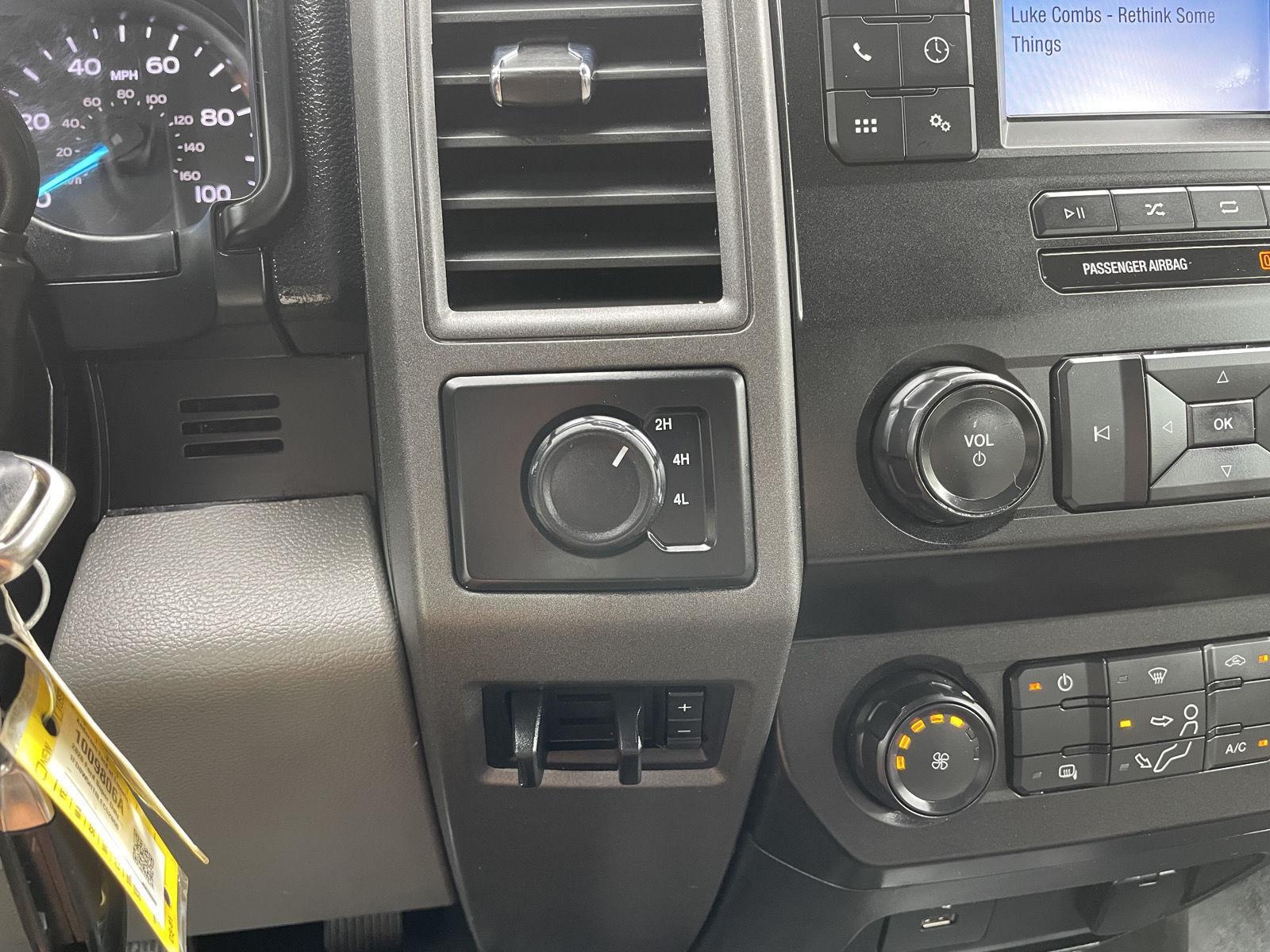 Vehicle photo 27