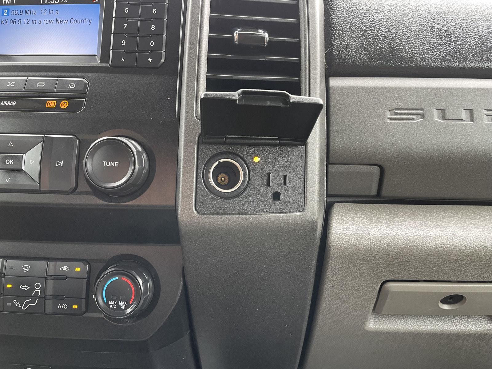Vehicle photo 29