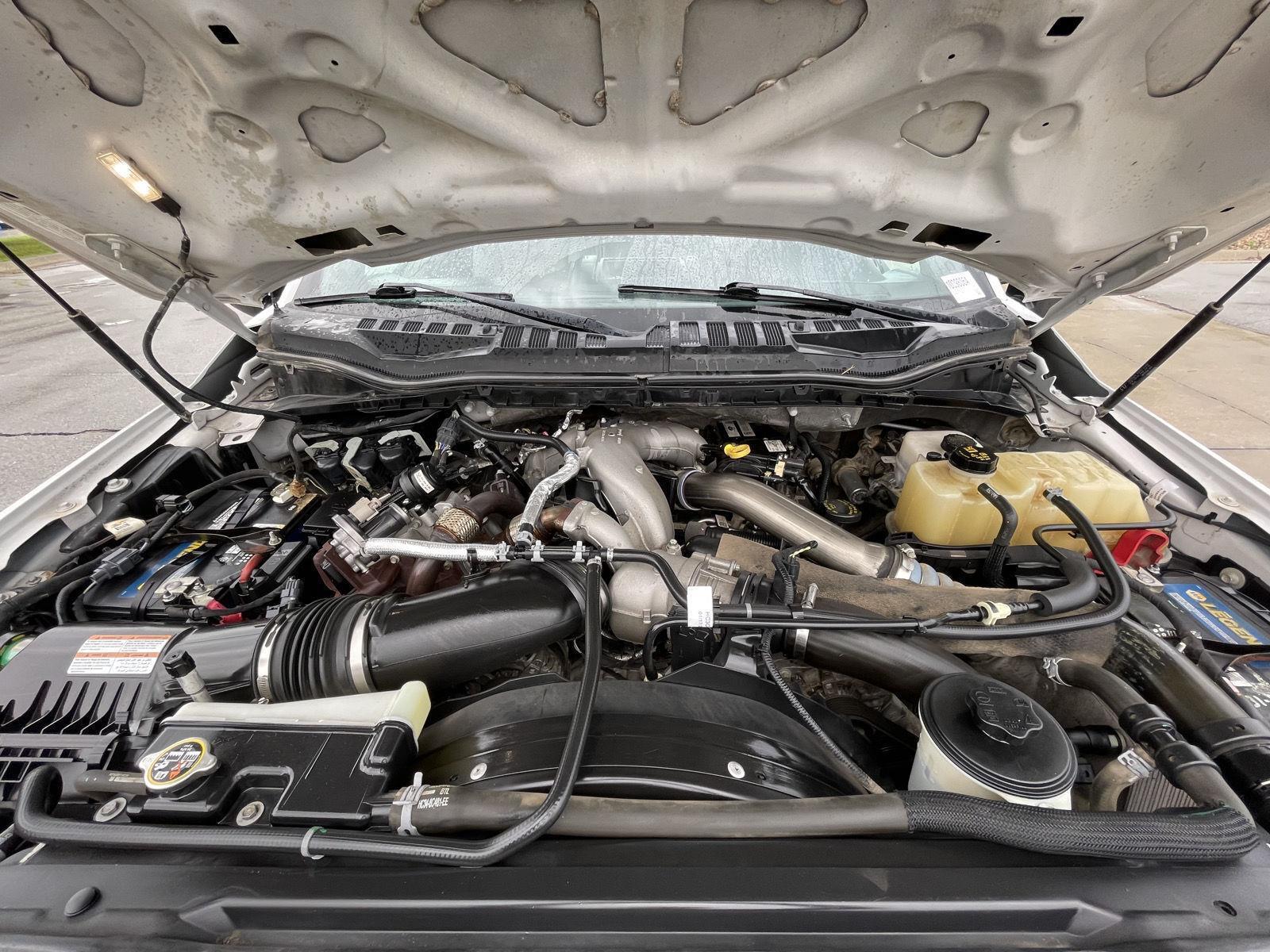 Vehicle photo 34