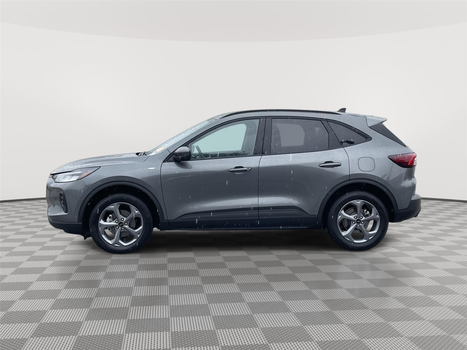 Vehicle photo 2