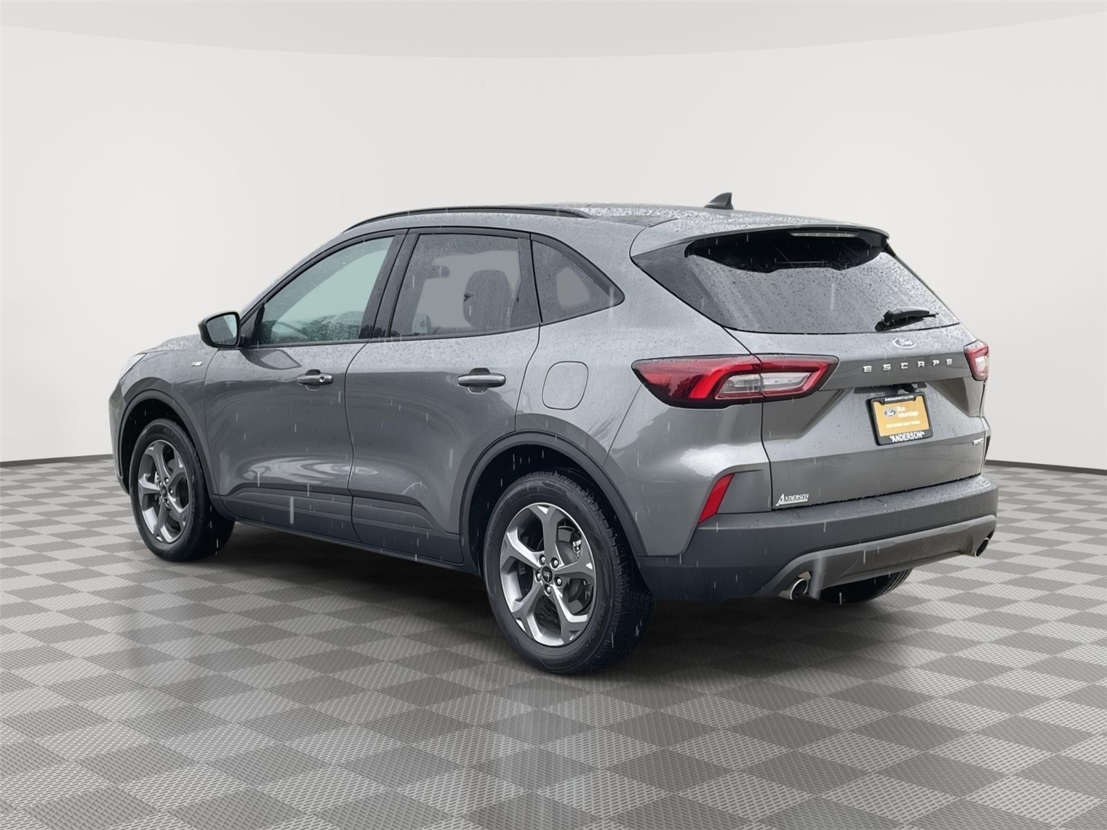 Vehicle photo 9