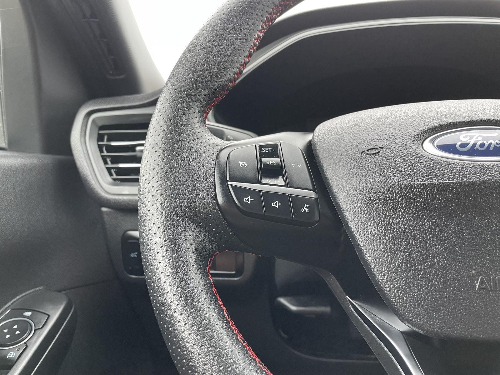 Vehicle photo 13