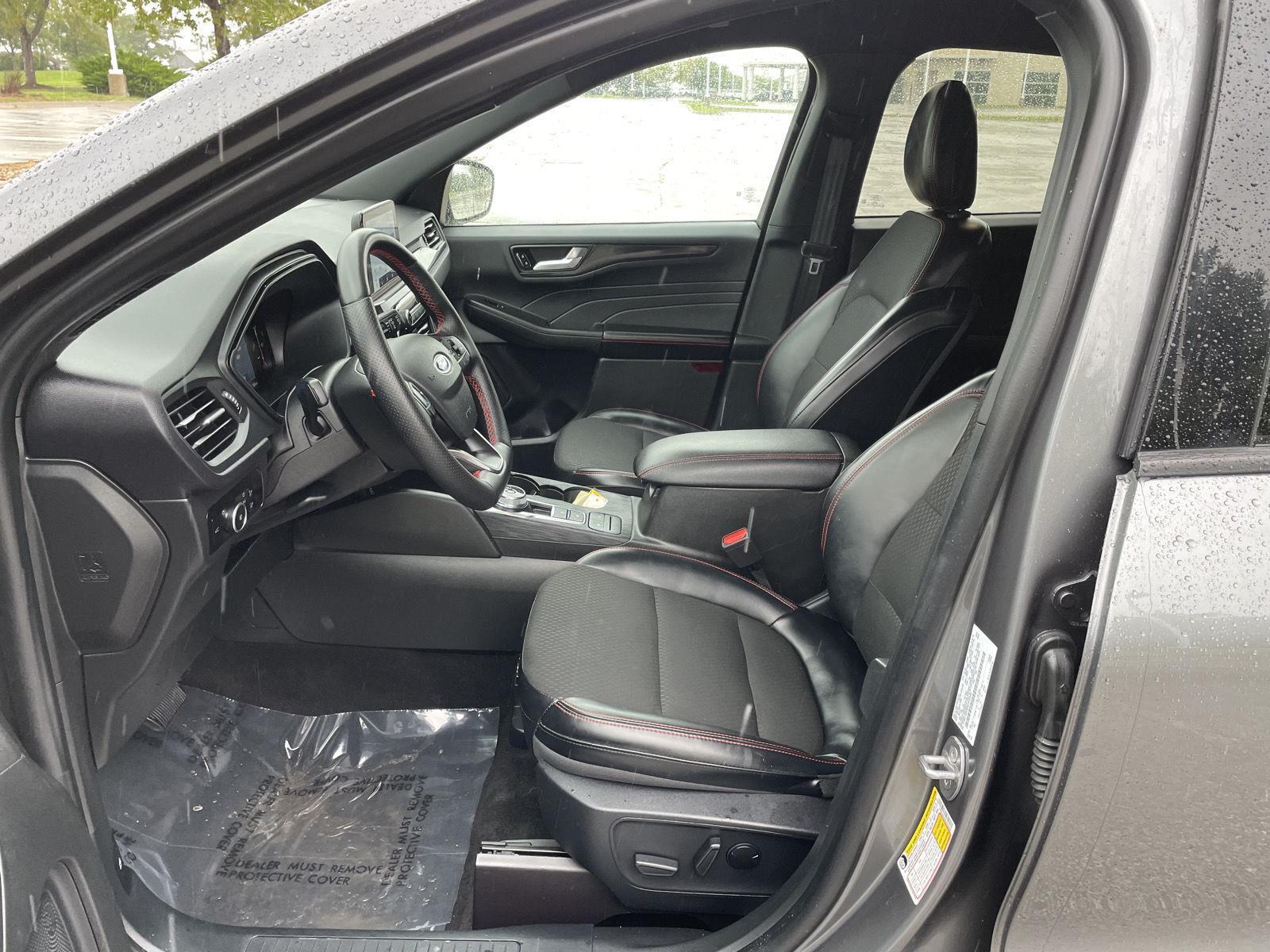 Vehicle photo 17