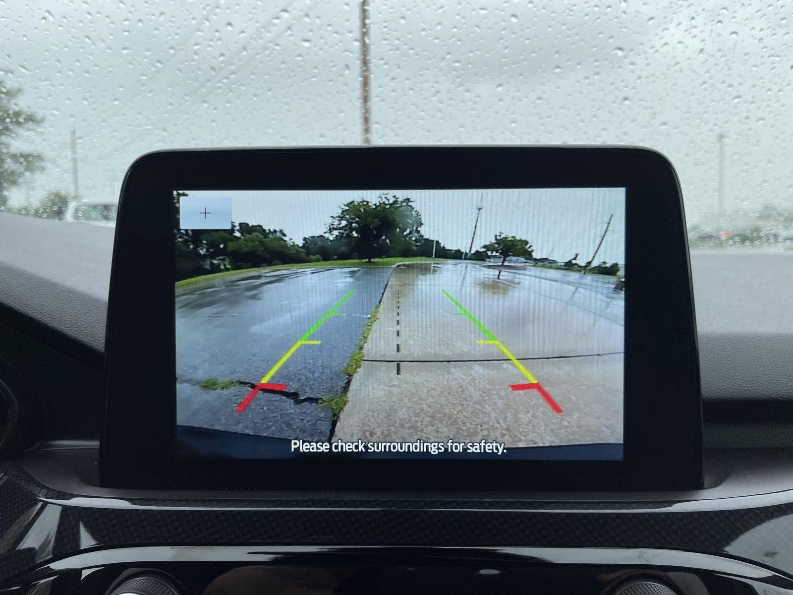 Vehicle photo 23