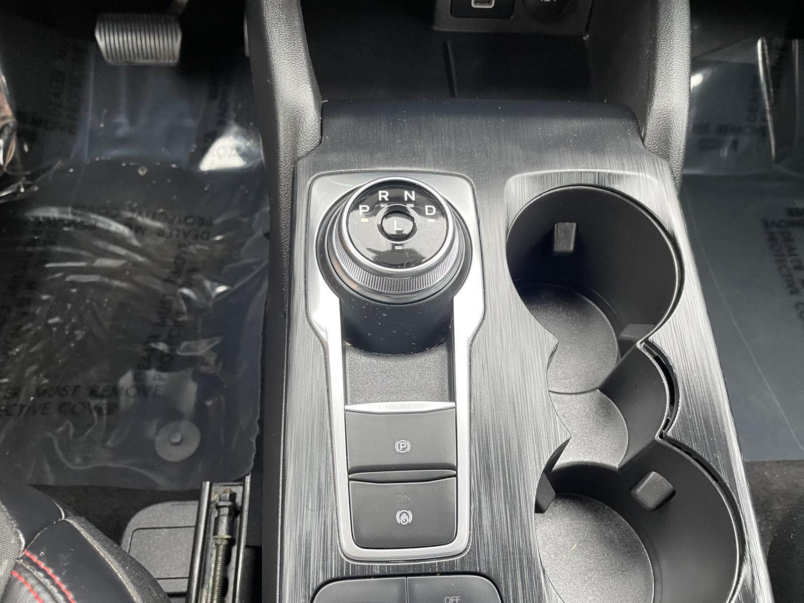 Vehicle photo 30