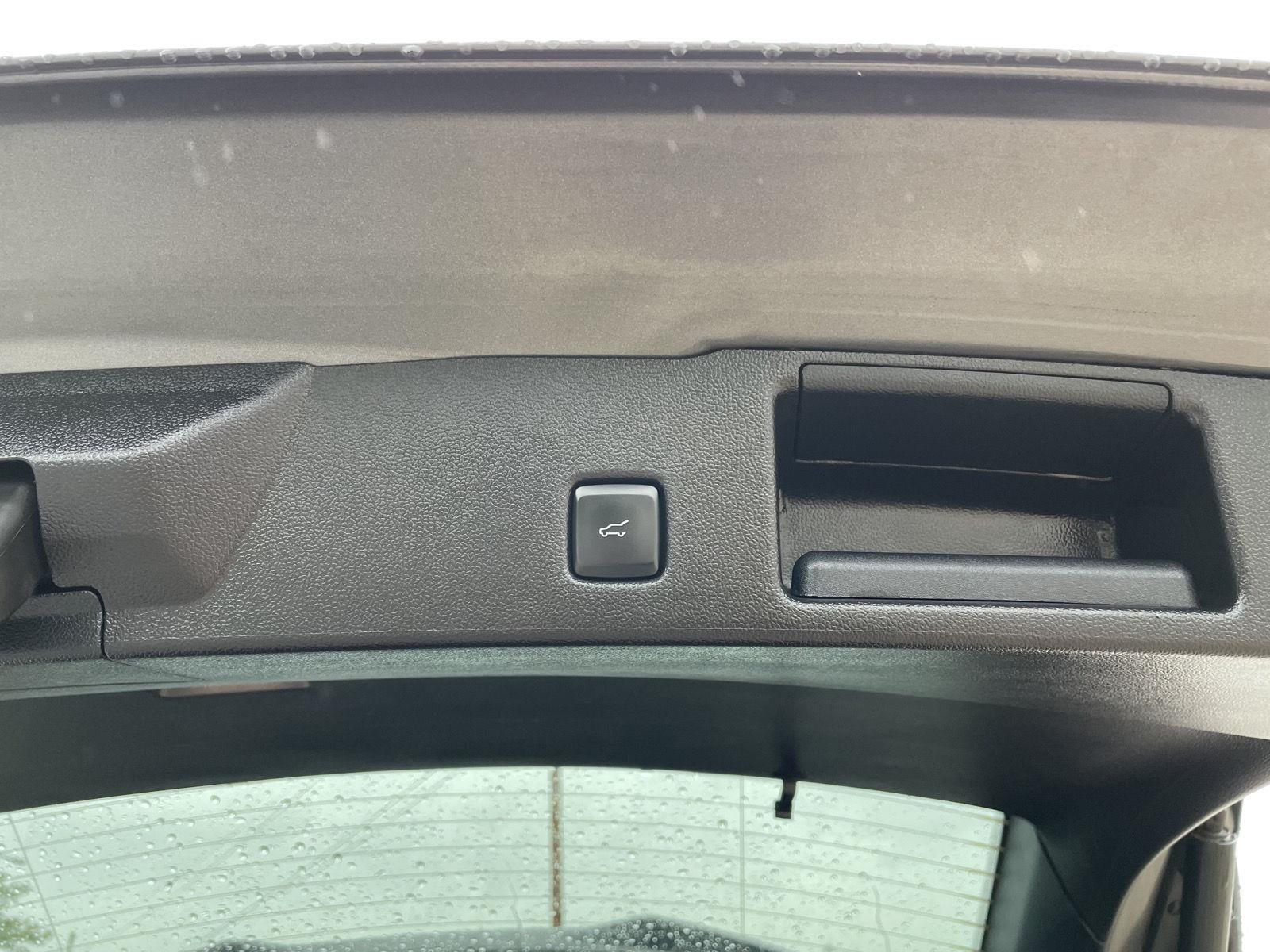 Vehicle photo 36