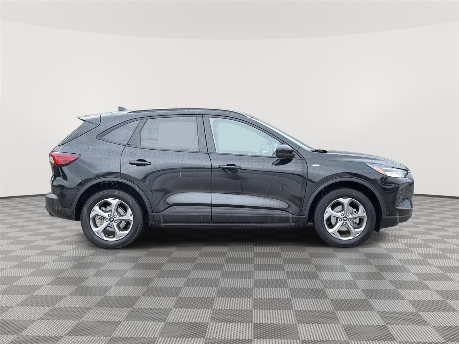Vehicle photo 6