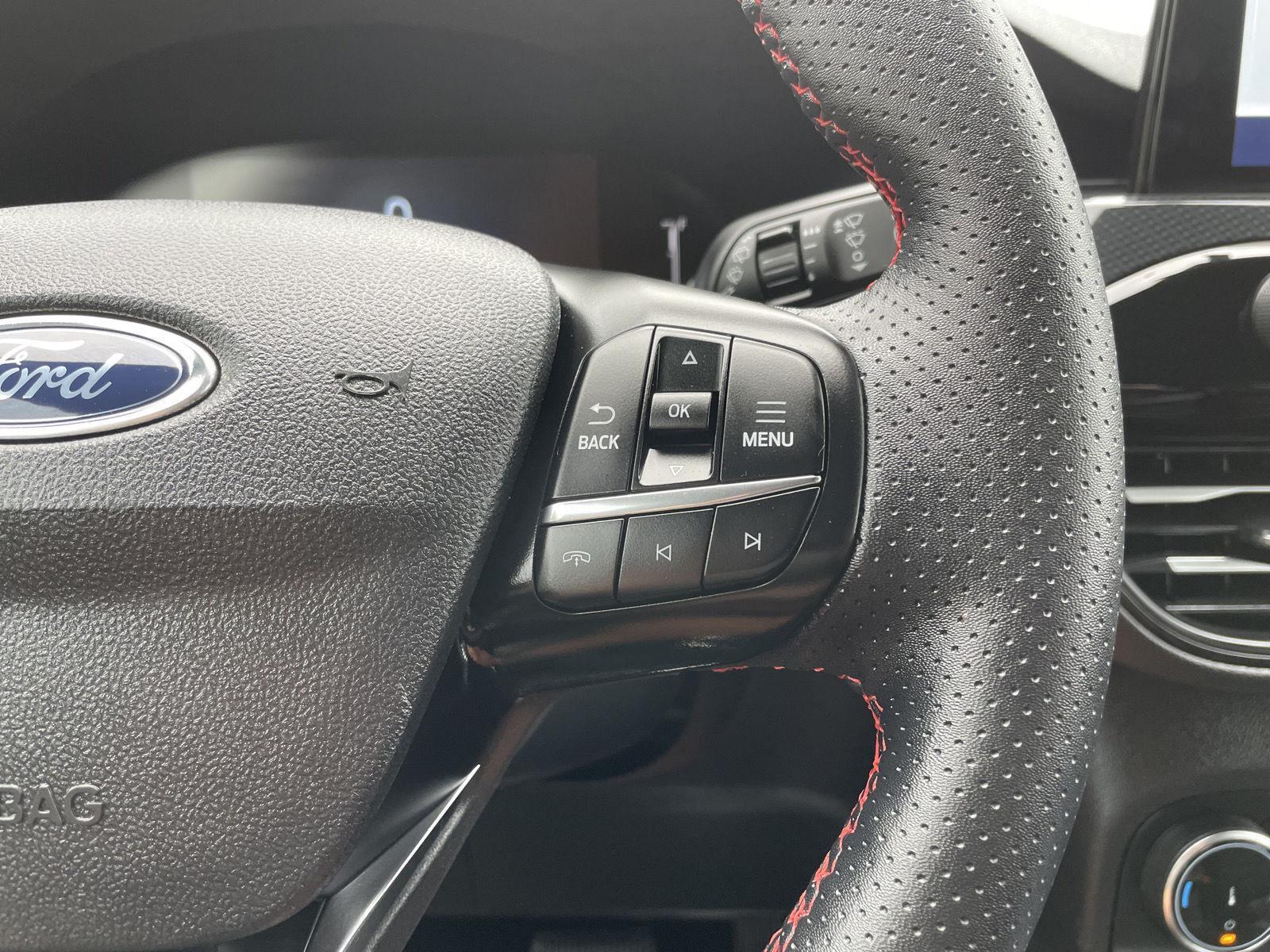 Vehicle photo 14