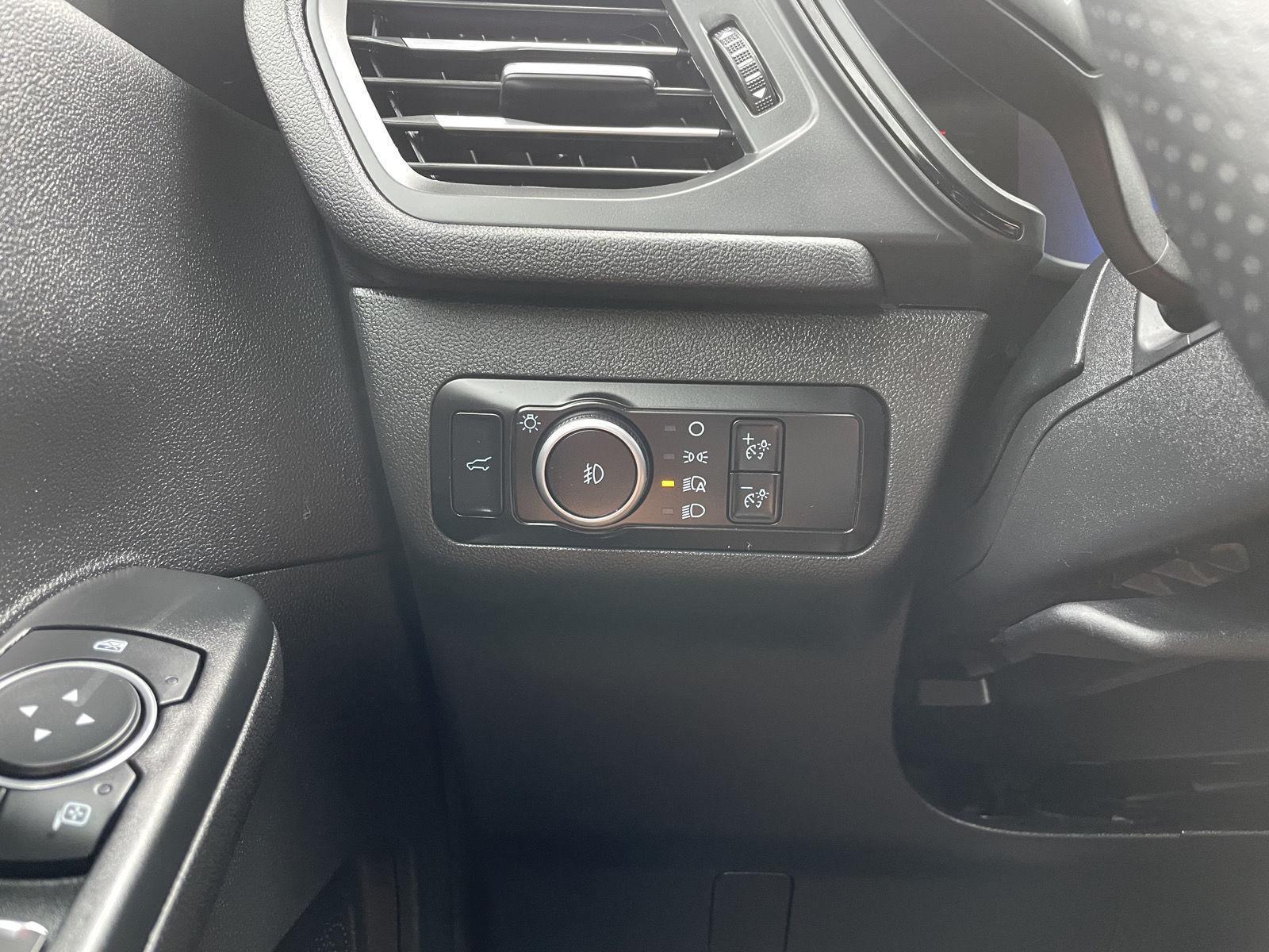 Vehicle photo 16