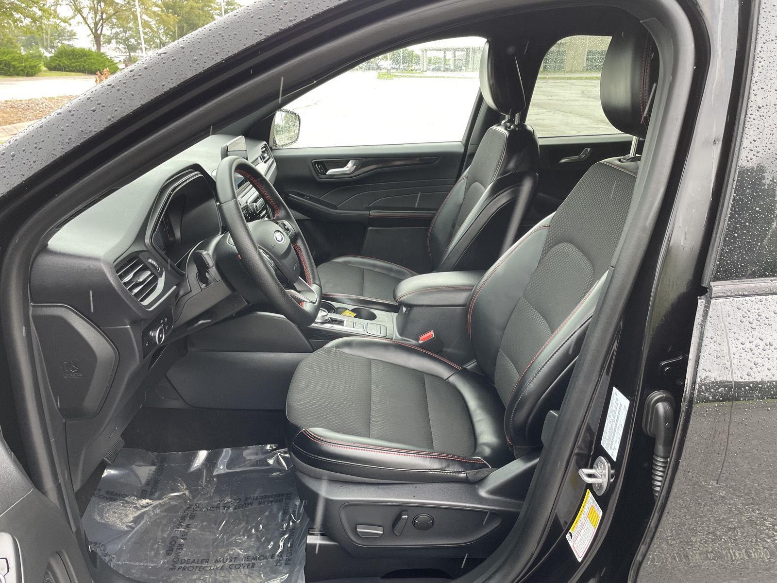 Vehicle photo 17