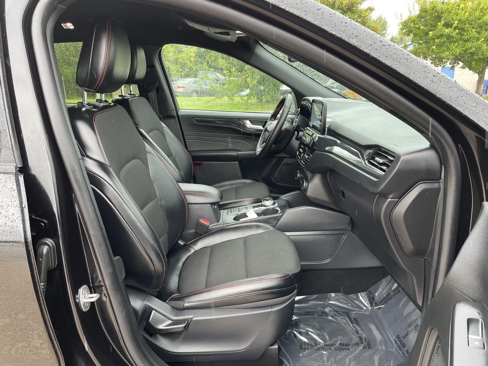 Vehicle photo 19