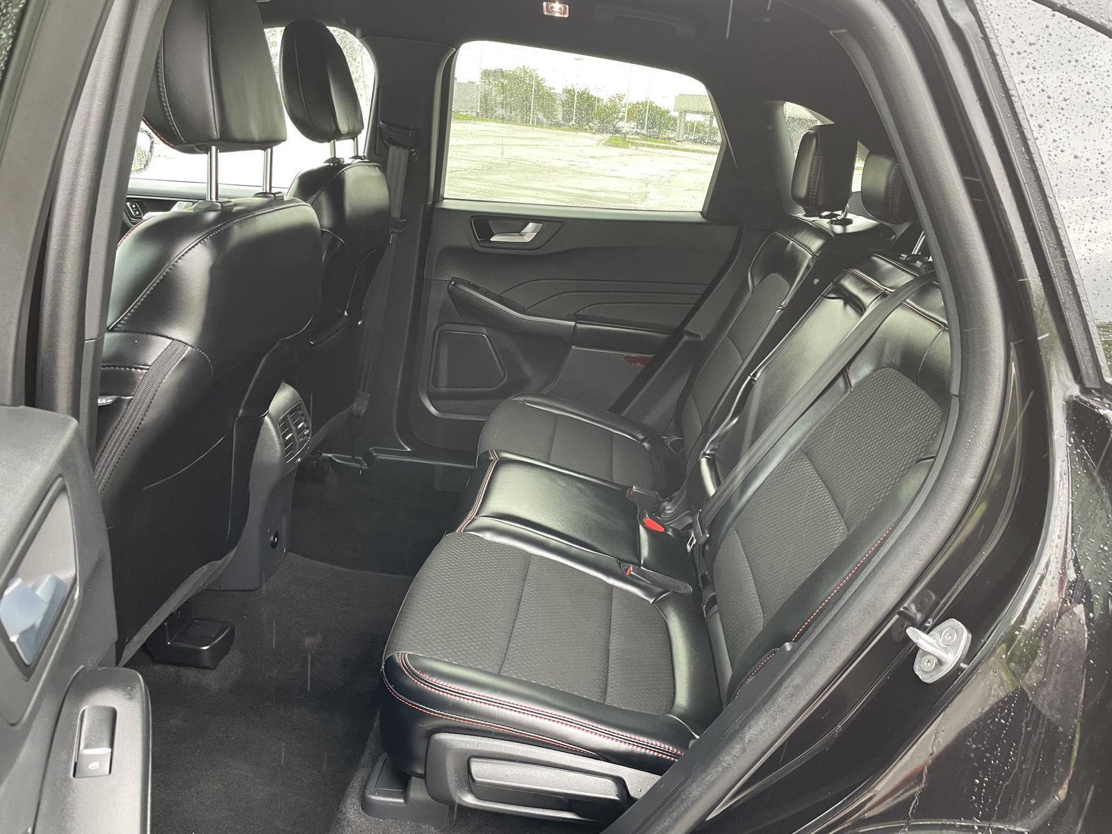 Vehicle photo 20