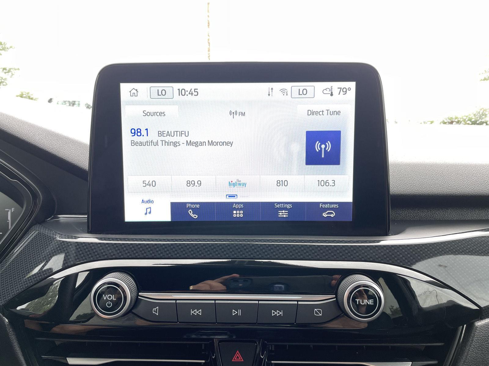 Vehicle photo 25