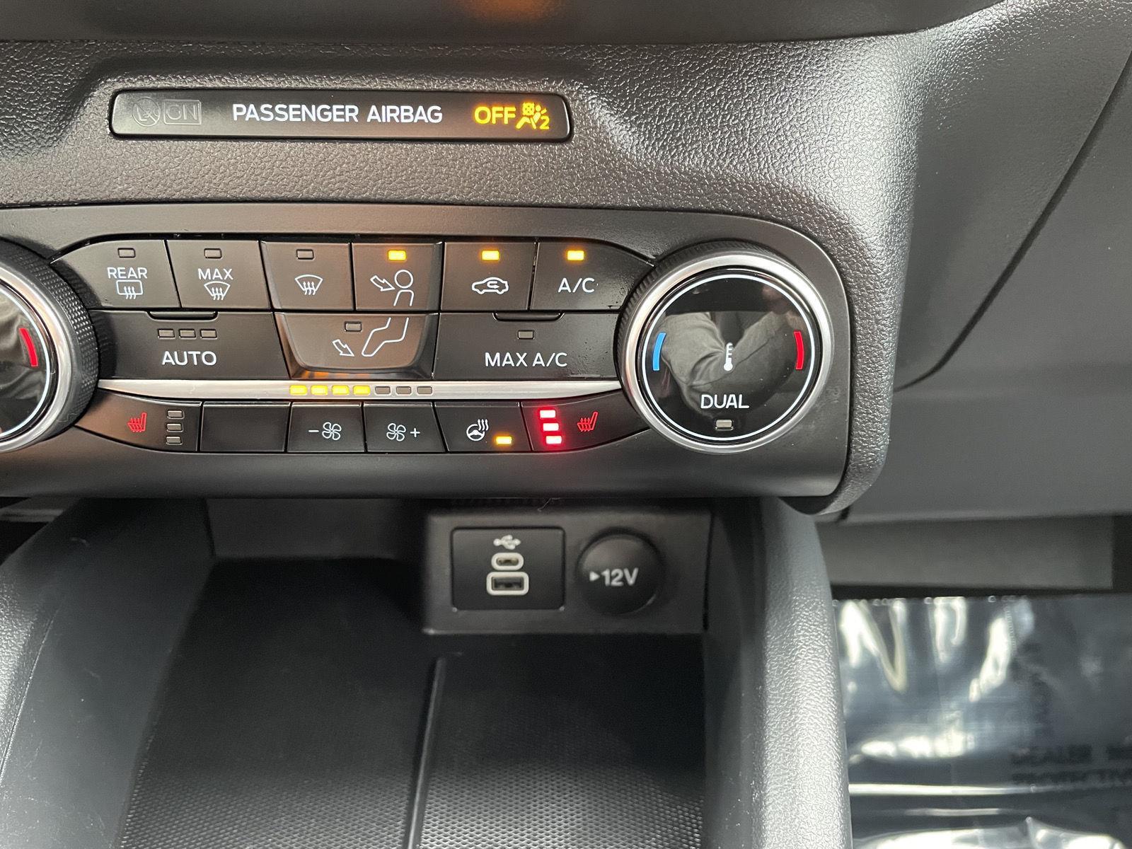 Vehicle photo 27