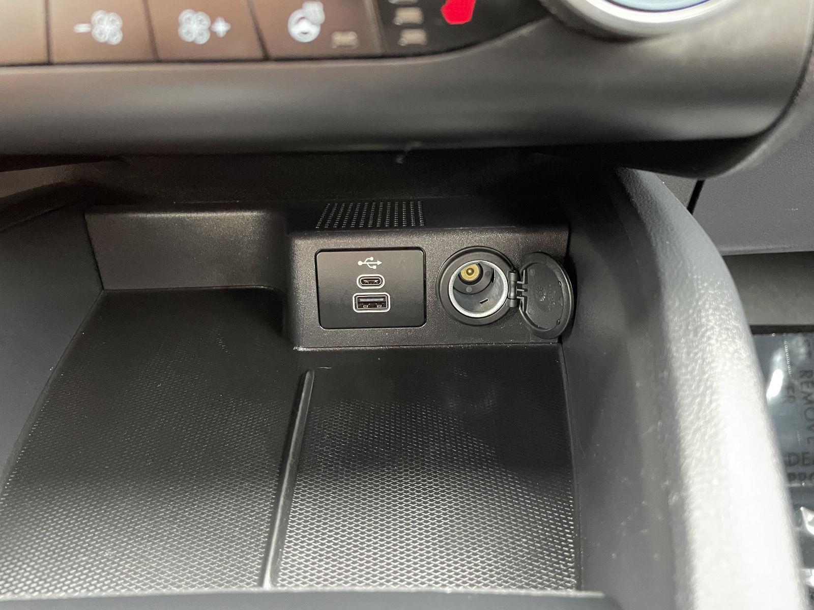 Vehicle photo 28