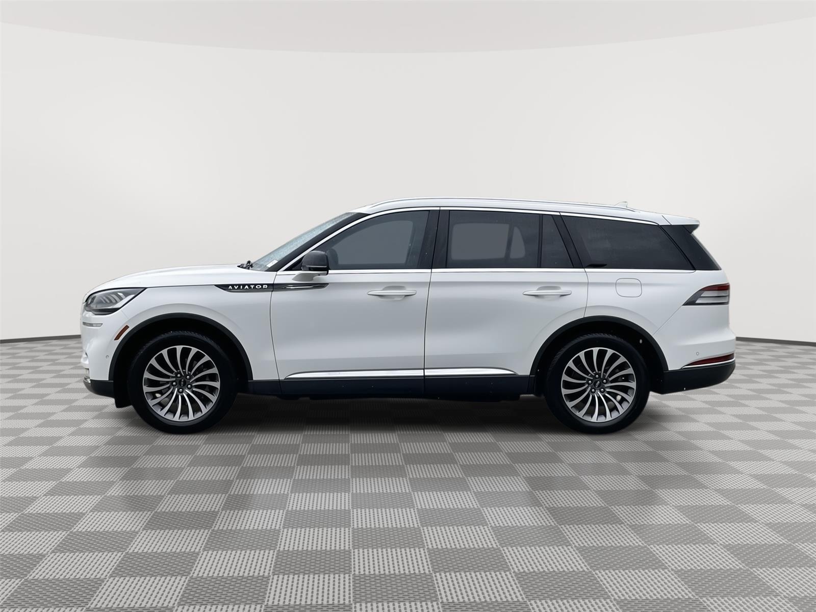 Vehicle photo 2