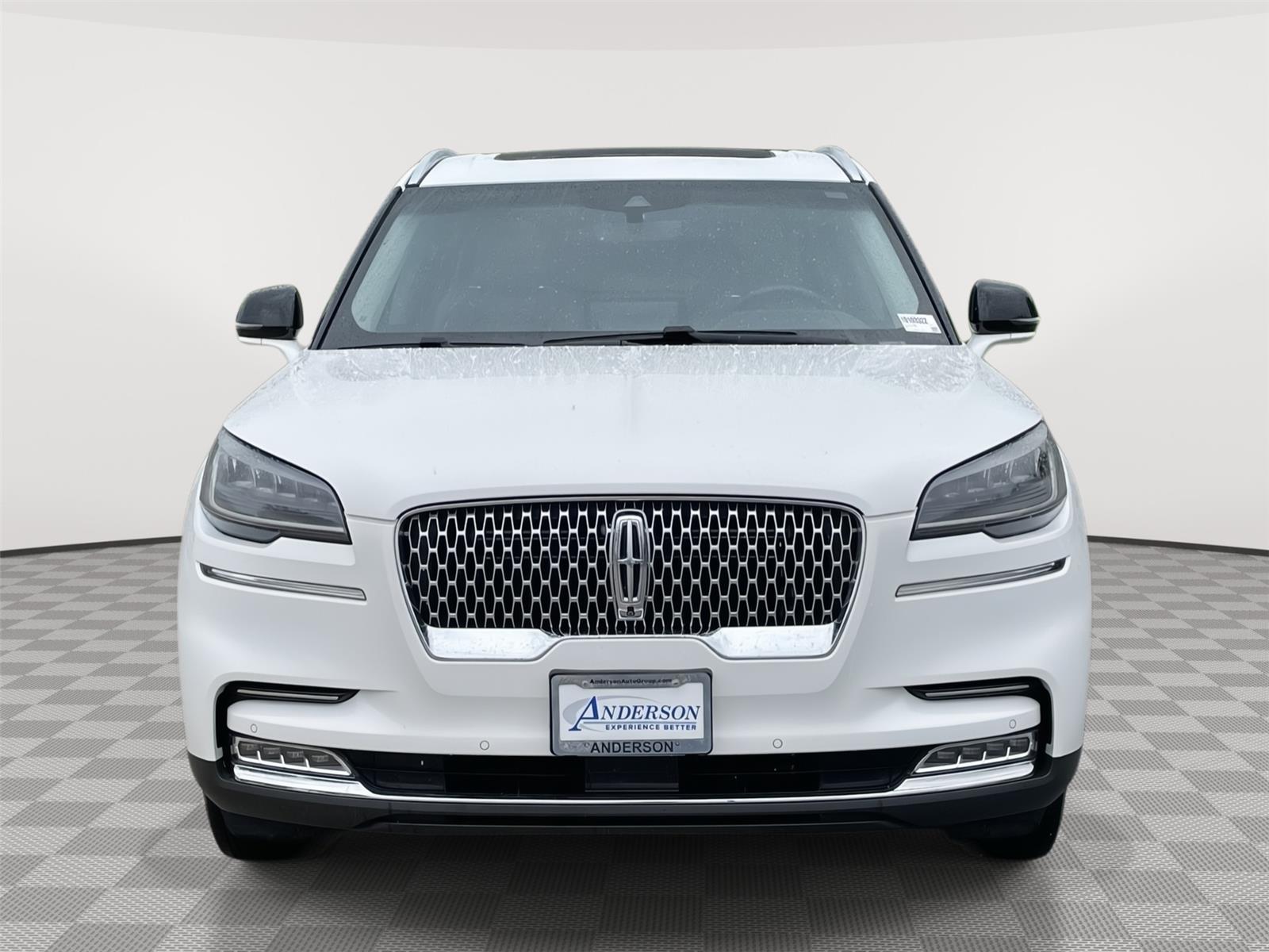 Vehicle photo 4
