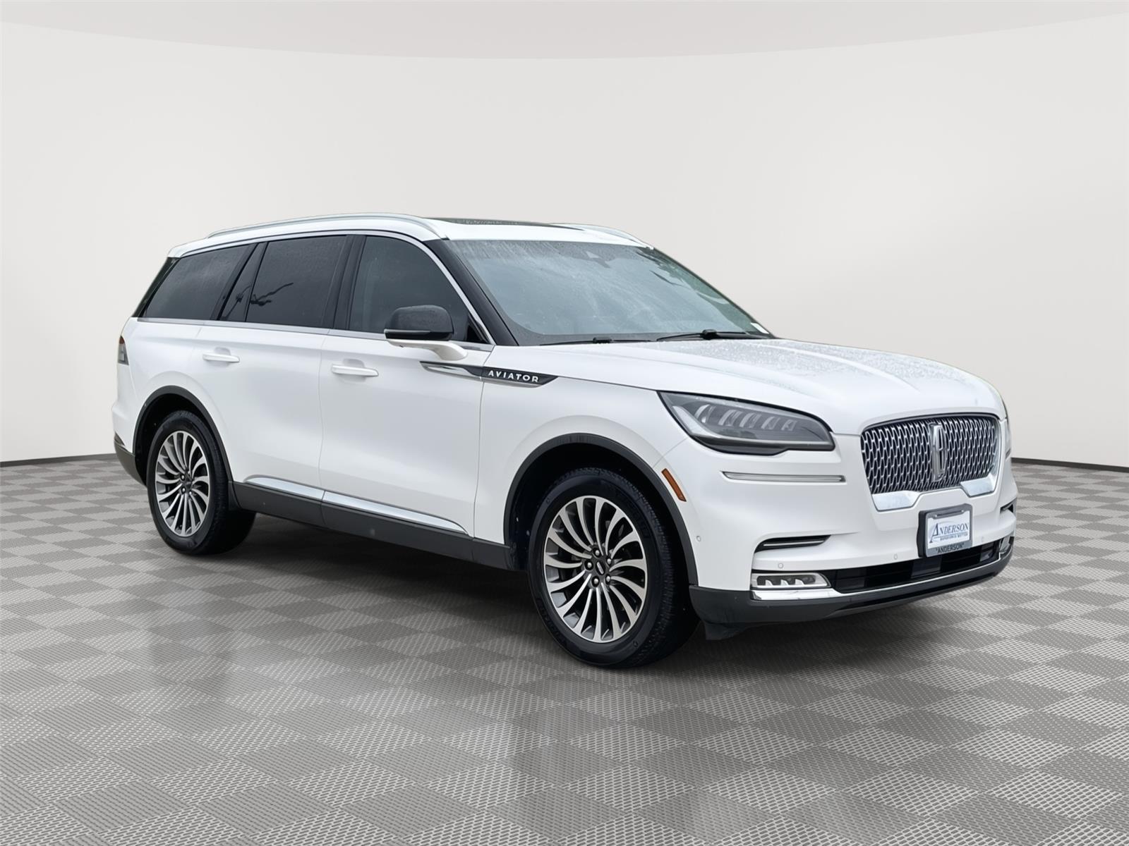 Vehicle photo 5