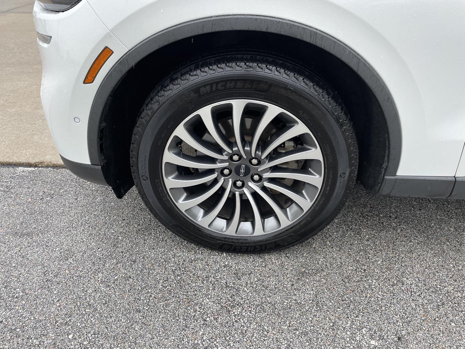 Vehicle photo 10