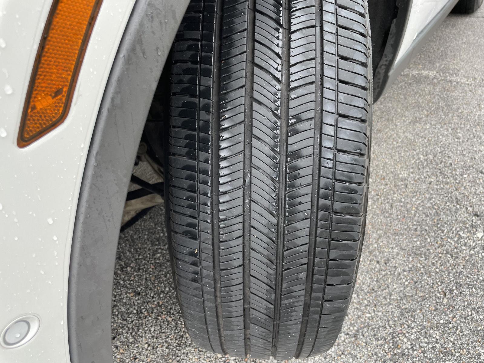 Vehicle photo 11